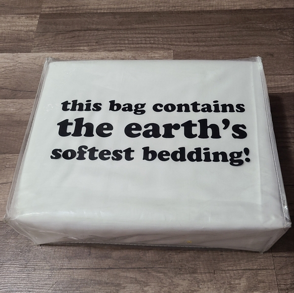 this bag contains the earth's softest bedding twin xl white sheets - Picture 2 of 5